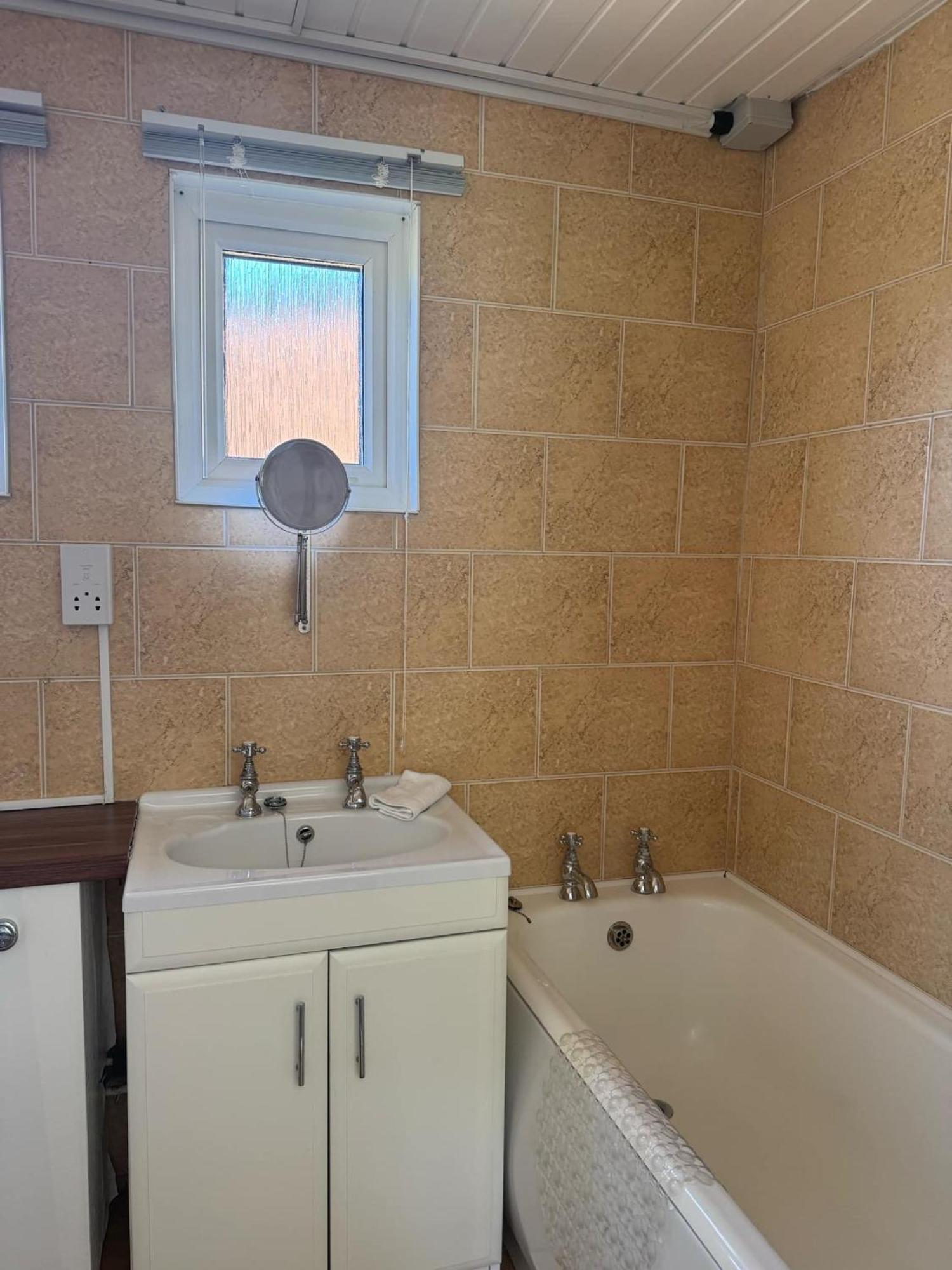 فندق Whispering Creek نيو كي المظهر الخارجي الصورة